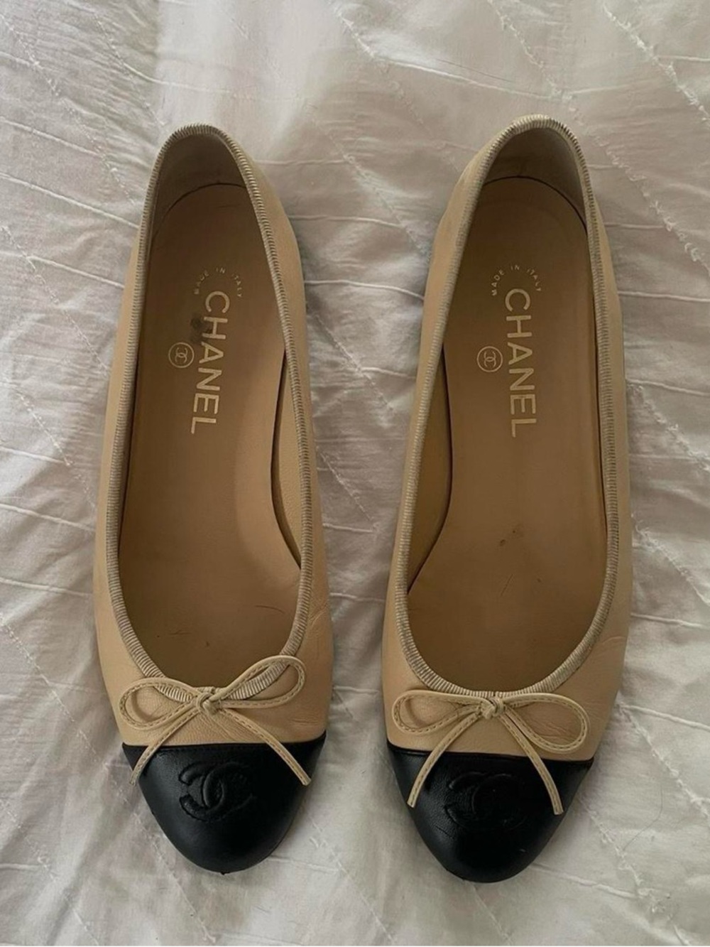 🖤 CHANEL • Authentic // Classic Ballet Flats, Beige/Black Cap Toe - with box